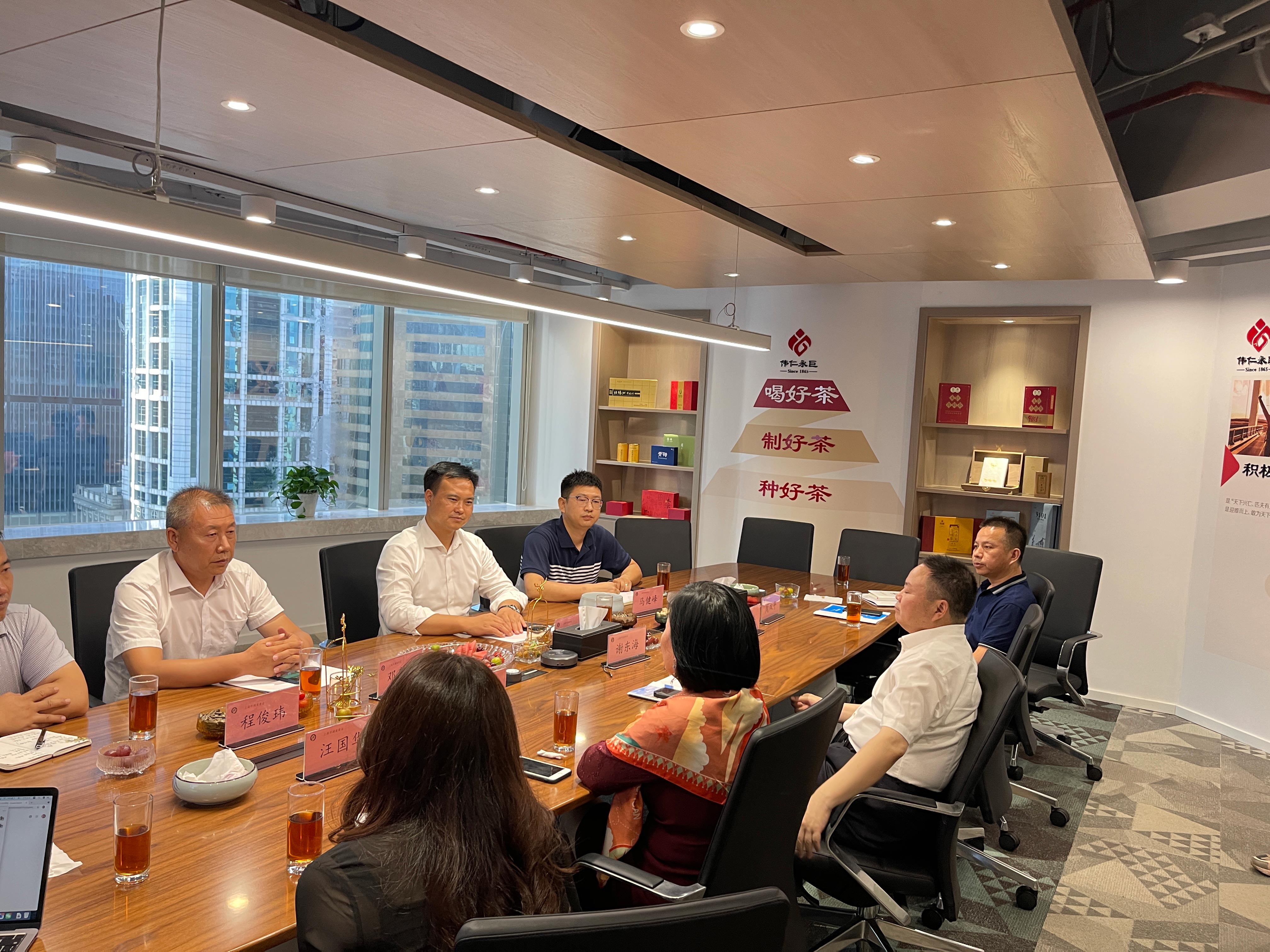 新疆庫(kù)爾勒市委常委、副市長(zhǎng)蔣桂軍同志一行到訪偉仁永巨商談